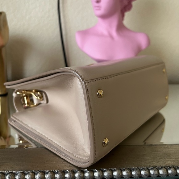 Salvatore Ferragamo Handbag - Picture 6 of 8